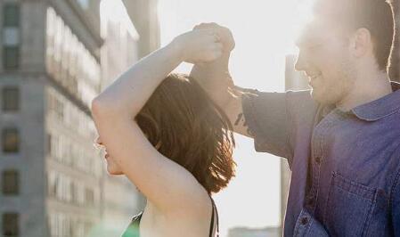 女生问你喜欢我什么怎么回答二