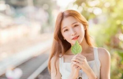 ​求婚钻戒一般多少钱合适？女朋友要求买1万钻戒值得吗