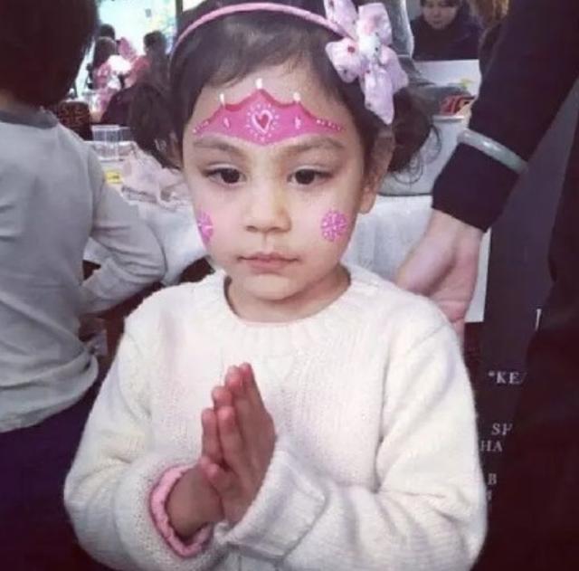 吴彦祖女儿正面照曝光，竟称希望长得别太美丽， 网友：绝世美颜