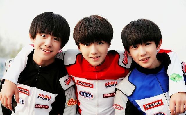 TFBOYS隔空秀同款外套，猝不及防的兄弟情，又买一送二了？