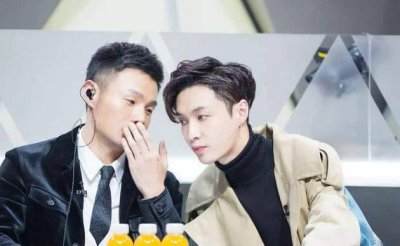 ​李荣浩新歌为何只有4秒？张艺兴用“饭圈追星用语”神评论