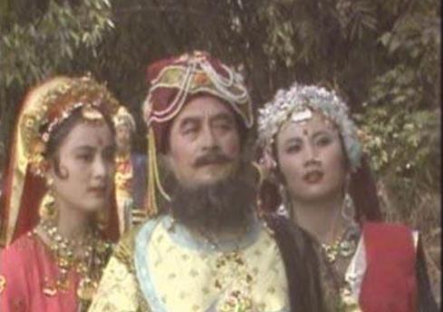 六小龄童娶了西游记里的她，过着朴素的生活，妻子美艳生活低调
