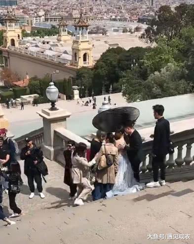 沈梦辰杜海涛巴塞罗那拍婚纱照，好事将近？海涛红唇PS过头了