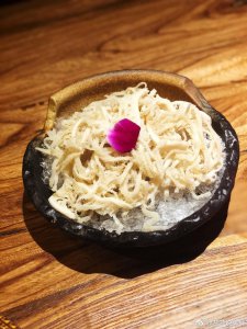​美食博主@梦梦说美食 推荐老牌坊鱼豆花火锅：这两年真是挺火