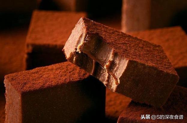 巧克力制作方法非常简单，教你做美味好吃正宗ROYCE生巧克力。