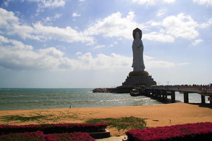世界上最大的观音像原来在三亚  南海上的一个传奇