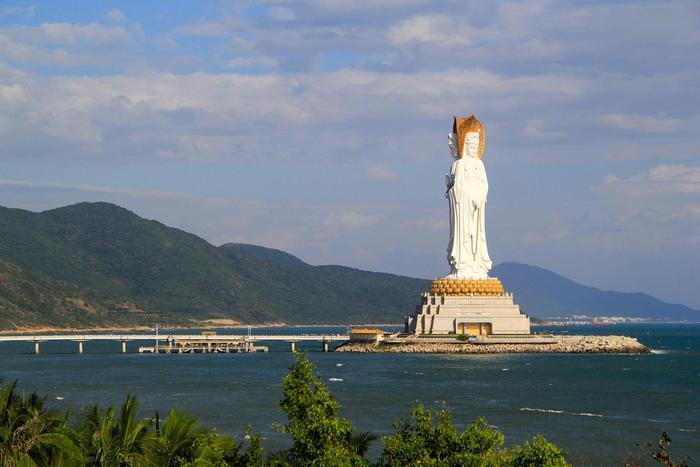 世界上最大的观音像原来在三亚  南海上的一个传奇
