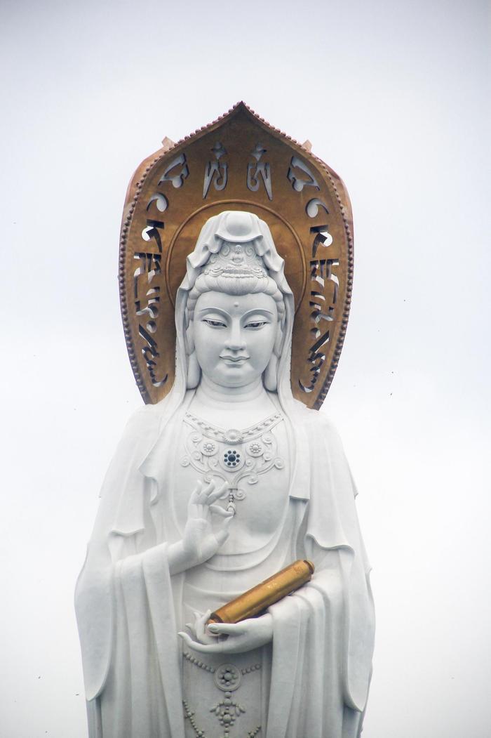 世界上最大的观音像原来在三亚  南海上的一个传奇