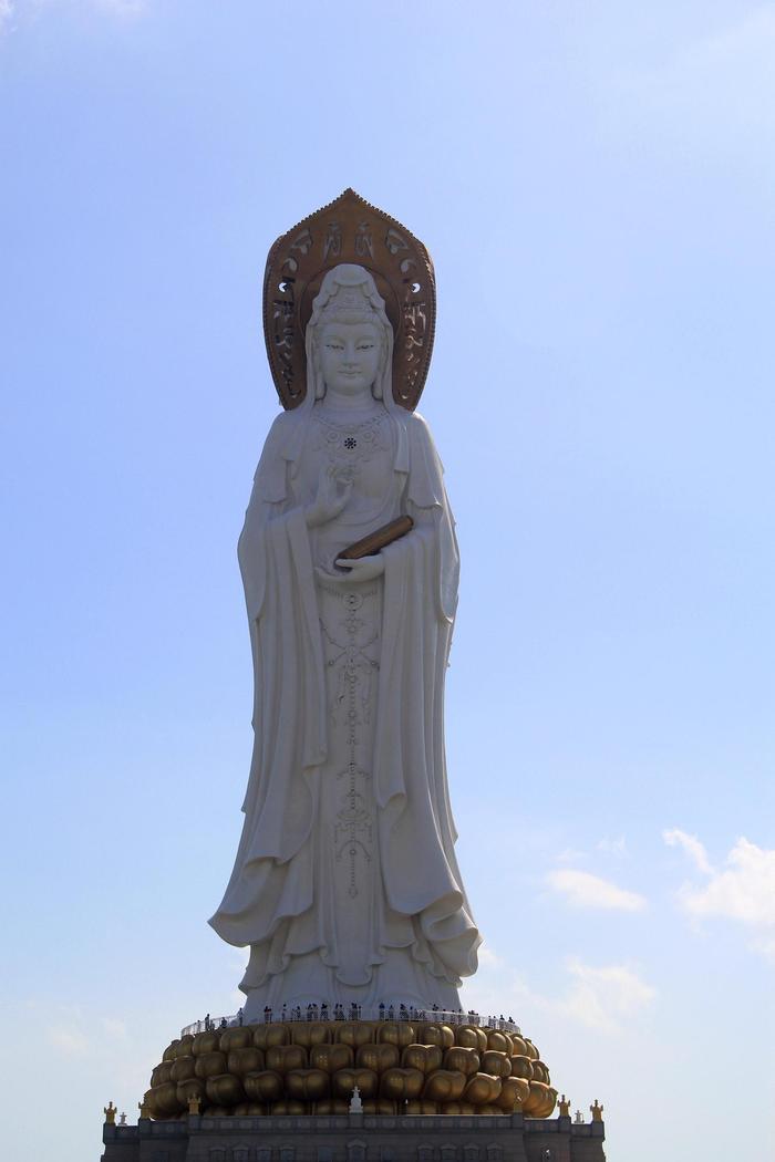 世界上最大的观音像原来在三亚  南海上的一个传奇