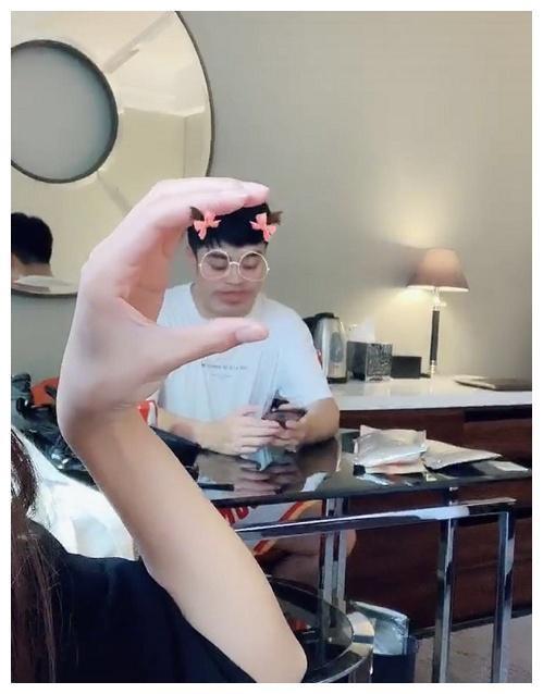 陈赫退出《跑男》，与家人近况暴露真实原因，好男人就是你