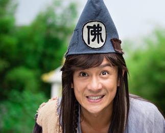 陈浩民和蒋丽莎全家拍大合照，为三岁女儿庆生，家庭温馨美满