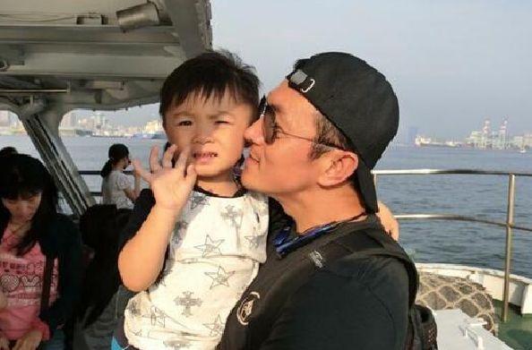 他曾被前妻骗5000万，留6个孩子却不是他的，今50岁仍单身