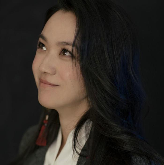 汤唯时尚大片 中性造型出镜率真自然