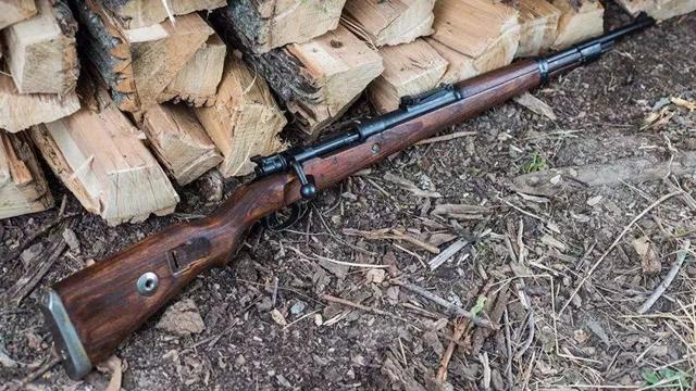 98k步枪全称为毛瑟KAR98K步枪