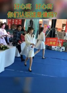 ​陈乐基舞台摔倒无人扶，卖力重唱成名曲气氛冷清，被嘲只会一首歌