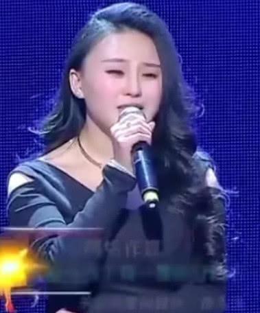 非诚勿扰: 女嘉宾身材火爆, 一上场惊呆众人, 引起全场沸腾!