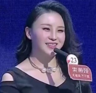 ​非诚勿扰: 女嘉宾身材火爆, 一上场惊呆众人, 引起全场沸腾!