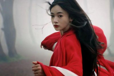​魏姐再演复仇爽剧，出圈的却是“夺妻”的他