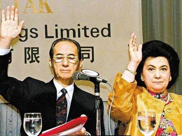 沉迷于爱情的何婉琪，因为和堂弟的荒谬情史，失去了多少财富？