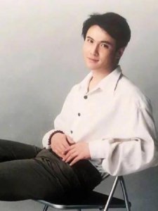 ​看了沈腾年轻时的旧照，谁还能怀疑腾哥这九十五分的底子……