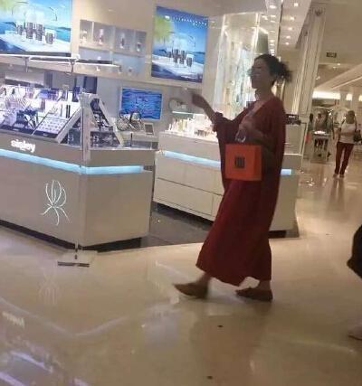 王菲怀孕谢霆锋激动万分，谢振轩4字回应，网友：让人意外