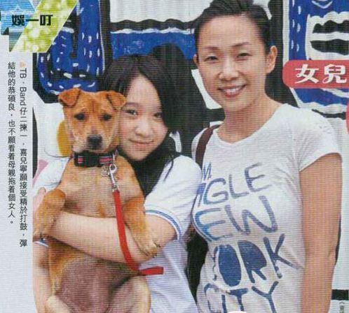 李宗盛林忆莲女儿晒美照，丝巾肚兜配牛仔裤，身材丰腴欧美范十足
