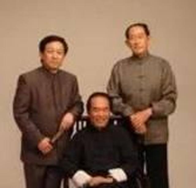 百家讲坛的阎崇年教授为什么会被打？