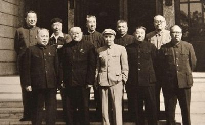 ​全球最高军衔家庭, 本人是元帅, 女儿是第一位女中将, 女婿是上将
