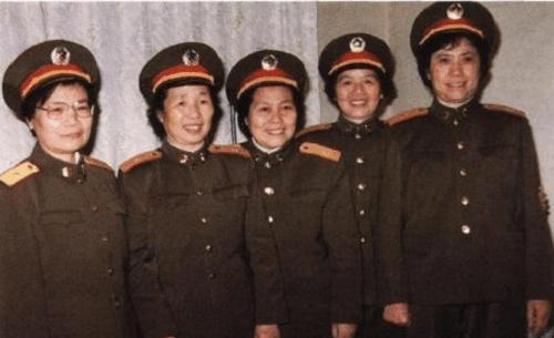 全球最高军衔家庭, 本人是元帅, 女儿是第一位女中将, 女婿是上将
