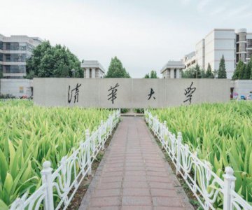 ​清华大学共有9个门，为何只有西门最受欢迎？打卡游客说出原因