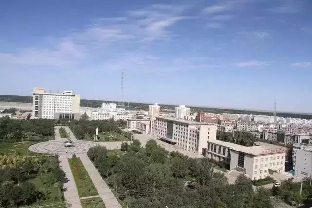 中国面积最大的六个县，排在第一位的面积相当于江苏省加上浙江省