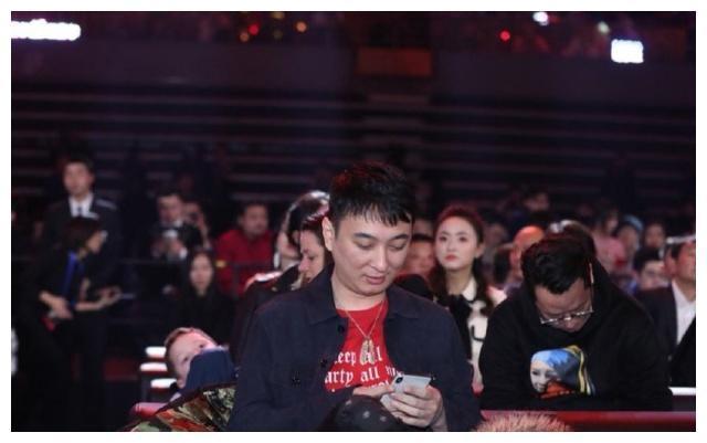 王思聪被吓取关章若楠后，又关注一网红，众人直呼：眼光真毒！