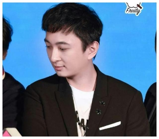 王思聪被吓取关章若楠后，又关注一网红，众人直呼：眼光真毒！