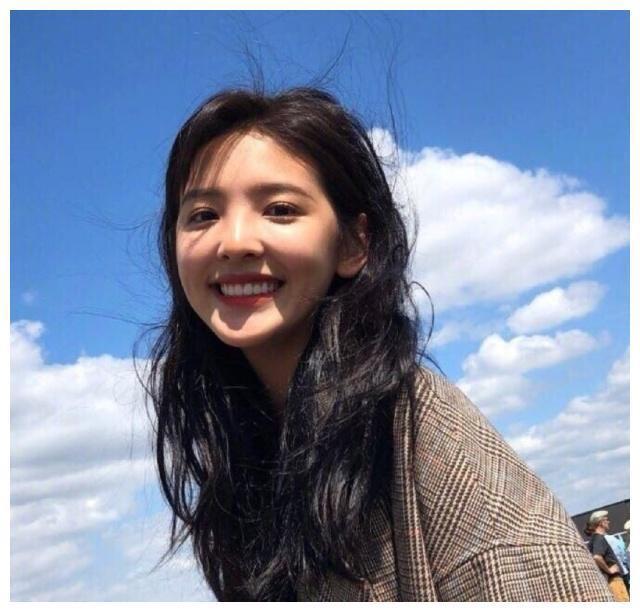 王思聪被吓取关章若楠后，又关注一网红，众人直呼：眼光真毒！