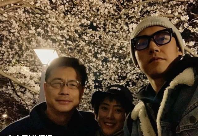 阚清子前男友纪凌尘晒照，咧嘴笑大步奔跑，做回昔日阳光大男孩！