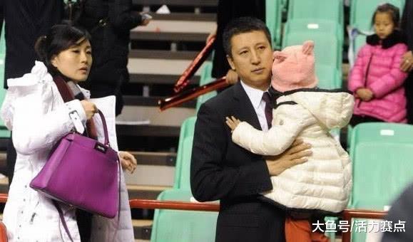 郭士强近况如何和二婚妻子生活很幸福，女儿篮球天赋强！