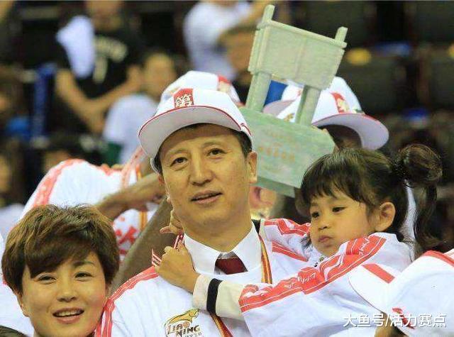 郭士强近况如何和二婚妻子生活很幸福，女儿篮球天赋强！