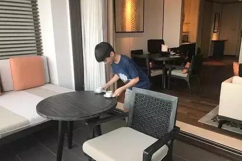 张亮微博竟回应喷子：你出生是不是少打了狂犬疫苗？
