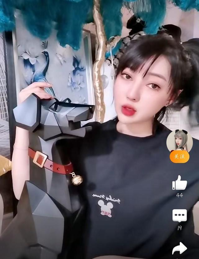 郭美美频繁更新动态，疑似为复出做准备，晒视频大长腿抢镜