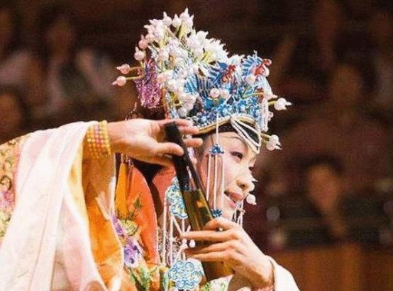 李玉刚凌晨4点传来噩耗, 真相令人揪心泪目, 网友: 天堂一路走好