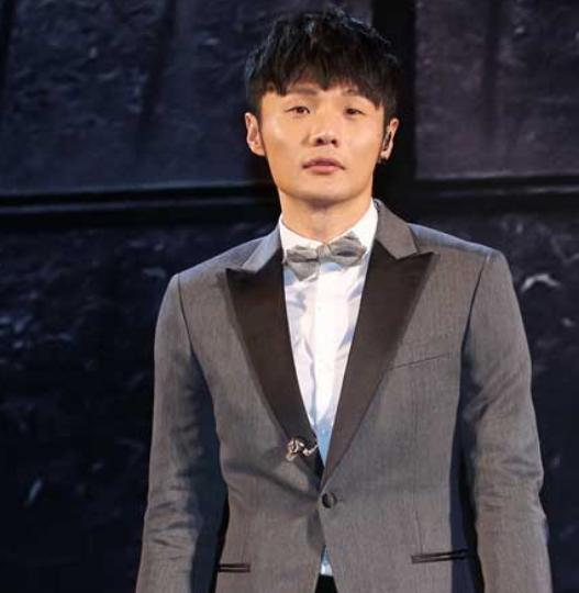 张杰这首歌挑战高音极限，走红至今至今无人敢翻唱，网友：好厉害