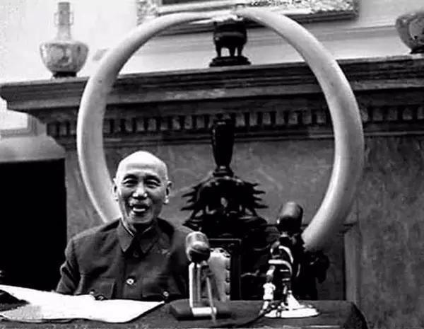 史上最全蒋介石照片，重现他充满争议、此起彼伏的一生!
