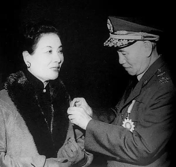史上最全蒋介石照片，重现他充满争议、此起彼伏的一生!
