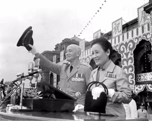 史上最全蒋介石照片，重现他充满争议、此起彼伏的一生!