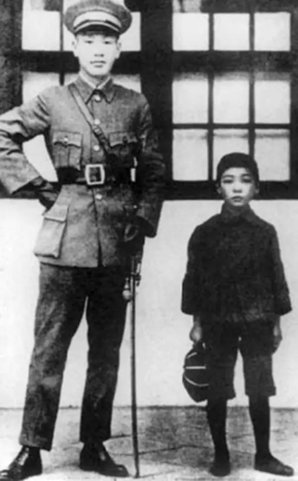 史上最全蒋介石照片，重现他充满争议、此起彼伏的一生!