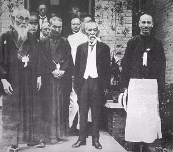 史上最全蒋介石照片，重现他充满争议、此起彼伏的一生!