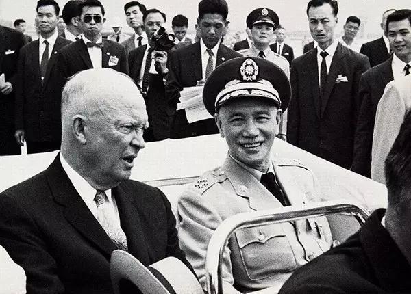 史上最全蒋介石照片，重现他充满争议、此起彼伏的一生!