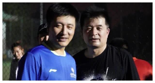 60岁的毕福剑，退隐娱乐圈后，现在到底过着怎样的生活