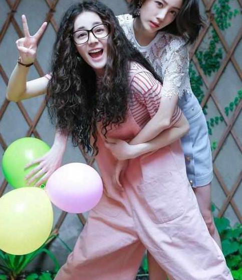 十大美女明星泡面头造型大比拼，看看谁最惊艳？