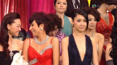 ​女星当众“开撕”，杨怡胡定欣互不搭理，刘涛蒋欣暗暗较劲？
